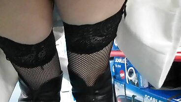 Babes.Com වෙතින් ලස්සන Desiree Dulce සමඟ පුටුවේ පිපිරුම