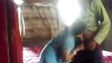 බෑන්ග් වෙතින් කේටි මෝගන් පෙළඹවීම සමඟ උරහිස් මත කකුල්!