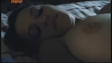 Reality Kings වෙතින් සරාගී Blaten Lee සහ Kharlie Stone සමඟ Sofa bang මත