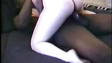 Vixen වෙතින් සරාගී Jazmin Luv සමඟ මධ්‍යම ප්‍රමාණයේ ටිට්ස් කාමුක දර්ශන
