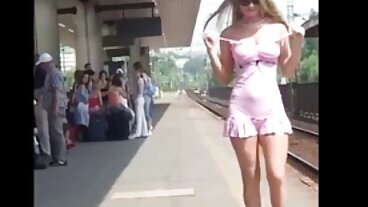 Nubiles Porn වෙතින් උණුසුම් Jennifer White සහ Piper Perri සමඟ දිගු කෙස් අසභ්‍ය දර්ශන