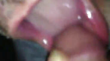 Perv Mom වෙතින් සිත් ඇදගන්නා Katie Monroe සමඟ ප්‍රතිලෝම කව්ගර්ල් ඉස්කුරුප්පු ඇණ