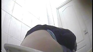 ස්කෝර්ලන්ඩ් වෙතින් ආවේගශීලී ඩෙලියා ඩියුක්ස් සමඟ අන්තර් වාර්ගික දර්ශනය